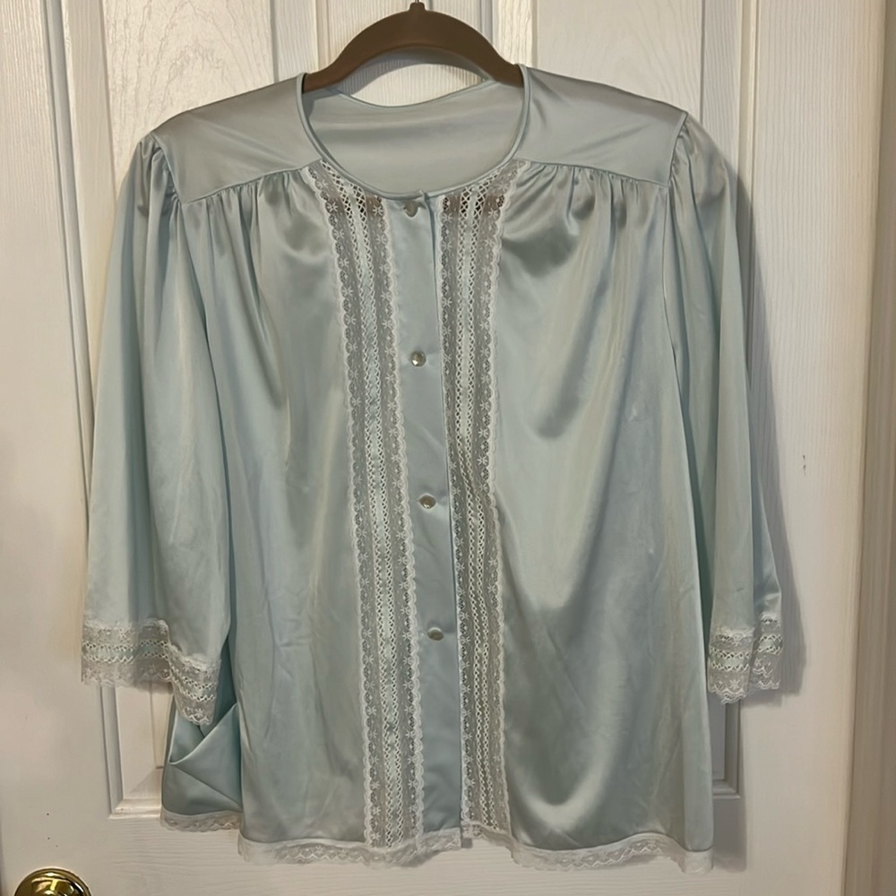 Shadowline vintage bed jacket. Pastel blue with lace embellishments. Size Med.